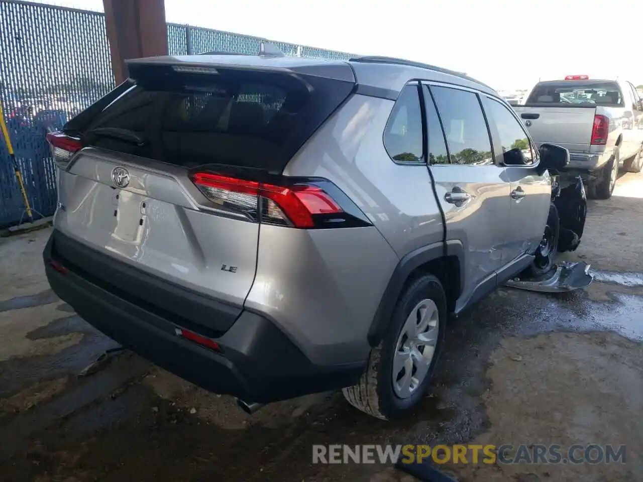 4 Photograph of a damaged car 2T3H1RFV8LC050587 TOYOTA RAV4 2020