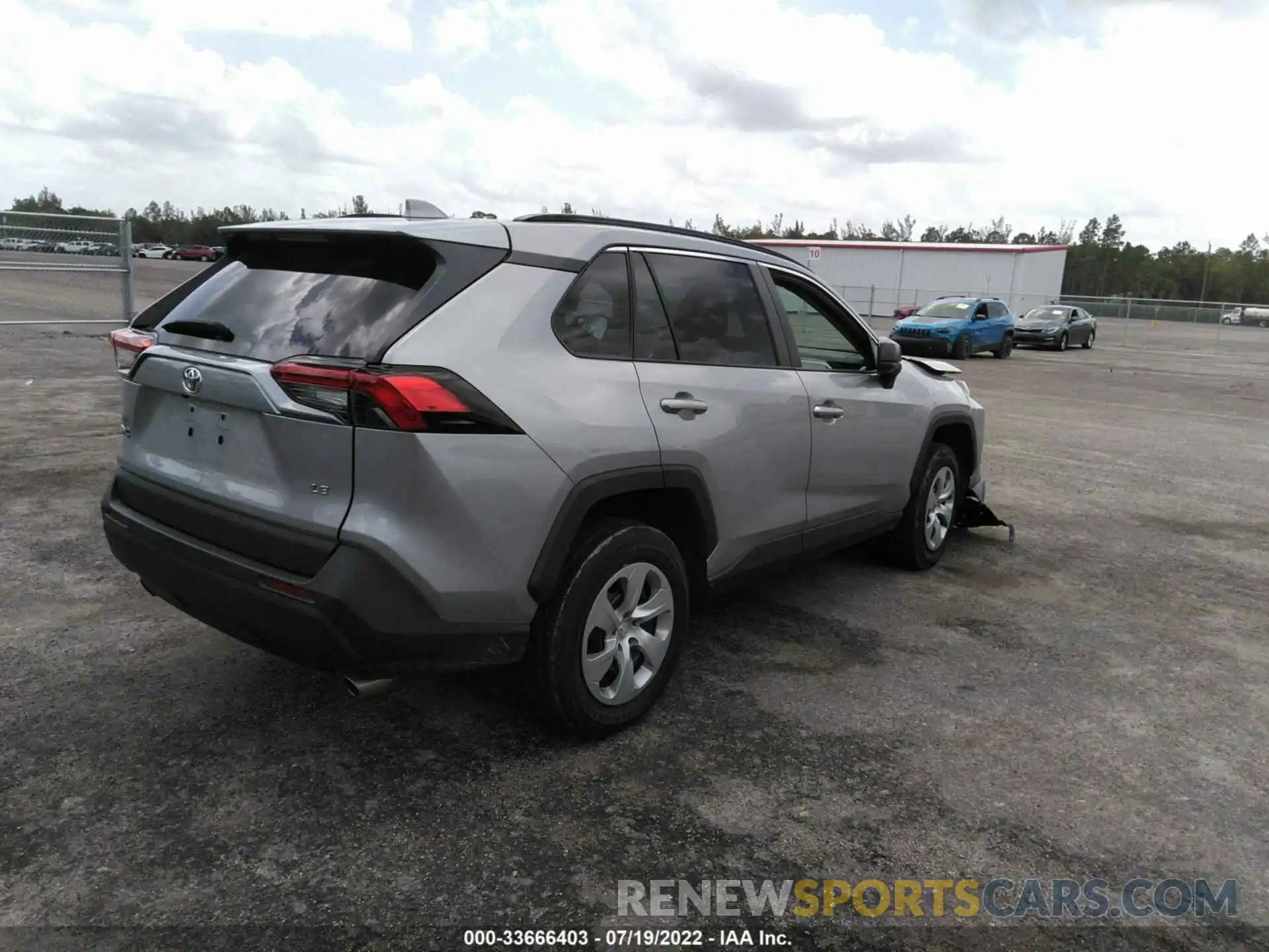 4 Photograph of a damaged car 2T3H1RFV8LC051478 TOYOTA RAV4 2020