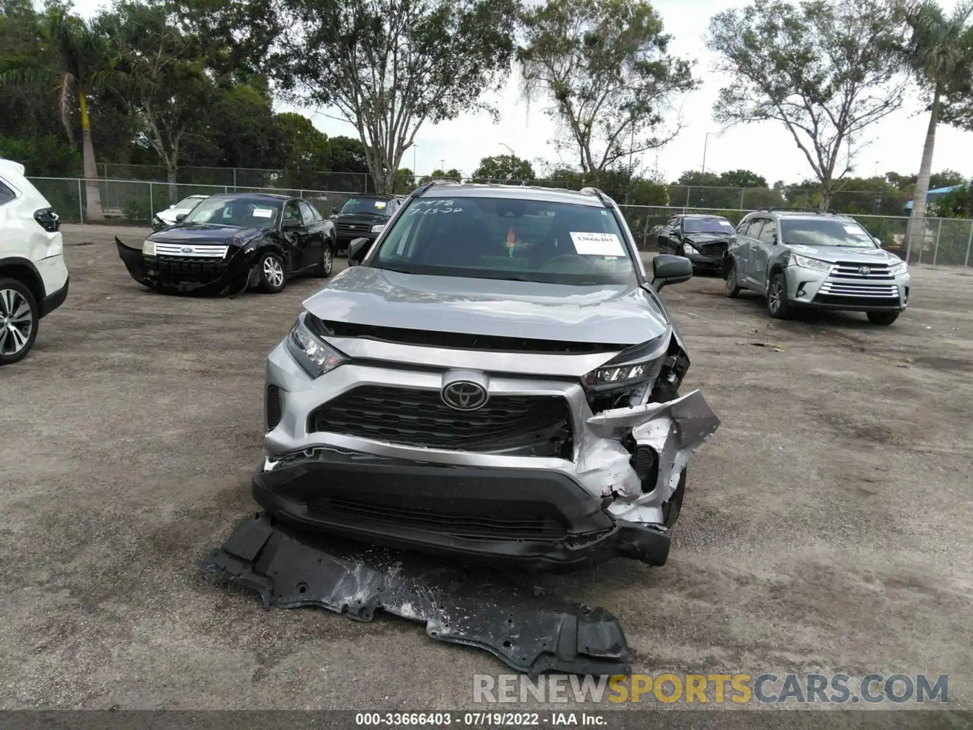 6 Photograph of a damaged car 2T3H1RFV8LC051478 TOYOTA RAV4 2020