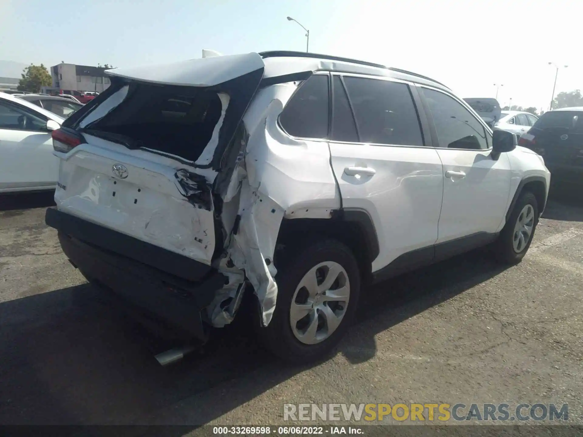 4 Photograph of a damaged car 2T3H1RFV8LC055014 TOYOTA RAV4 2020