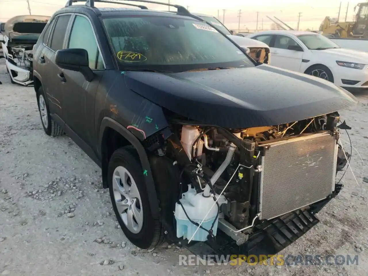 1 Photograph of a damaged car 2T3H1RFV8LC062402 TOYOTA RAV4 2020