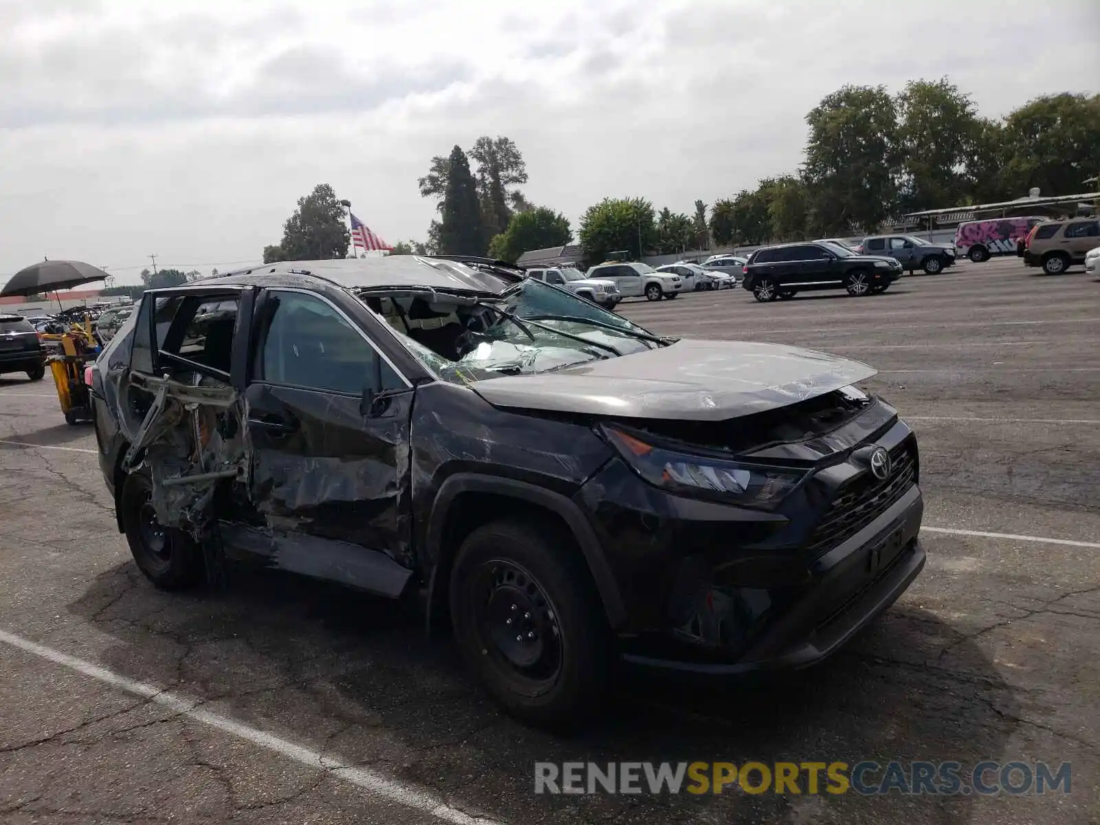 1 Photograph of a damaged car 2T3H1RFV8LC066479 TOYOTA RAV4 2020