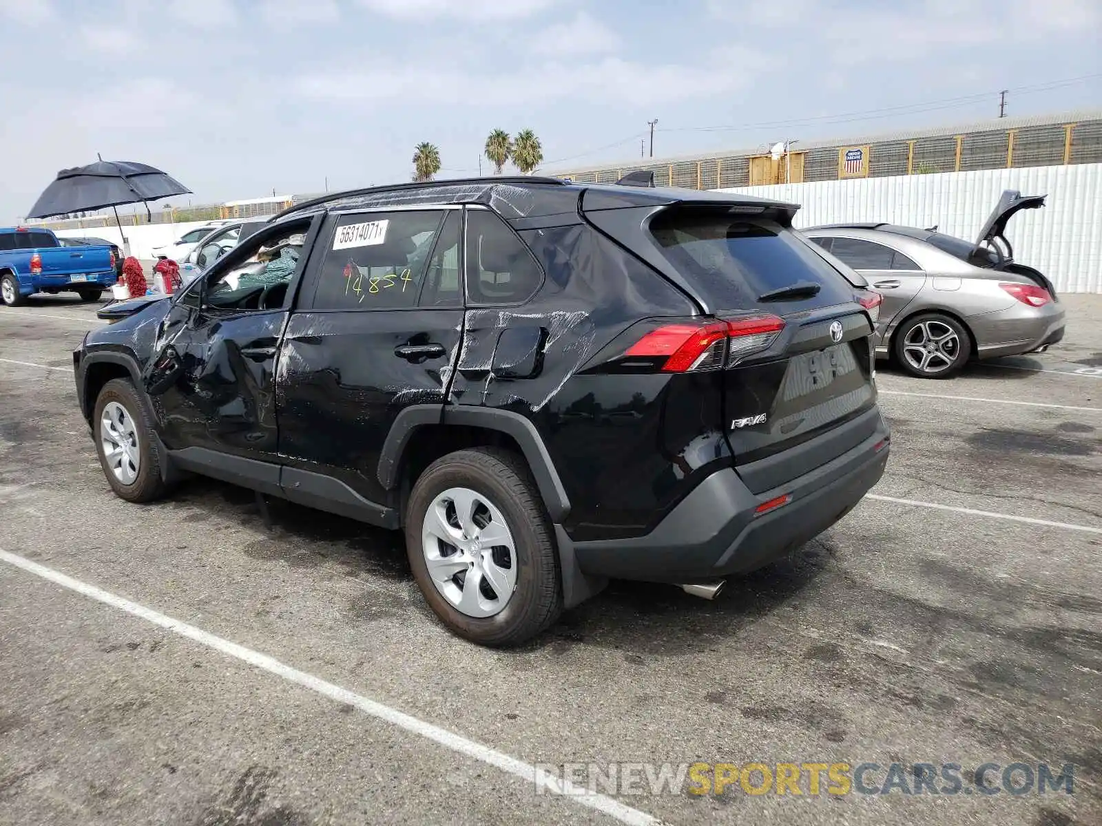 3 Photograph of a damaged car 2T3H1RFV8LC066479 TOYOTA RAV4 2020