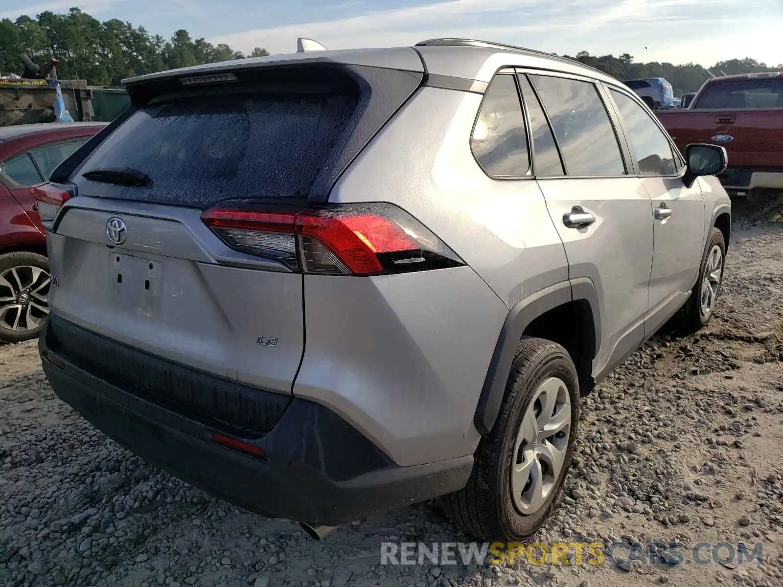 4 Photograph of a damaged car 2T3H1RFV8LC074324 TOYOTA RAV4 2020