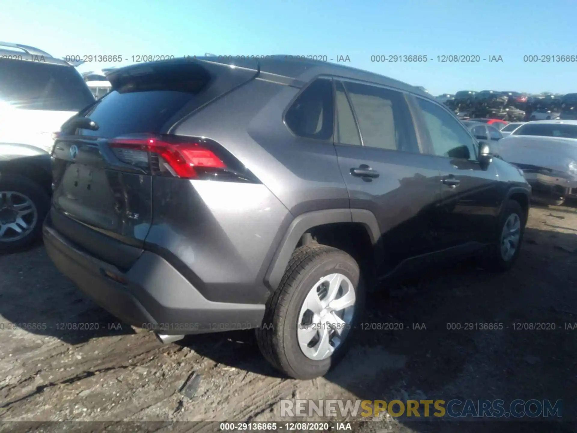 4 Photograph of a damaged car 2T3H1RFV8LC075070 TOYOTA RAV4 2020