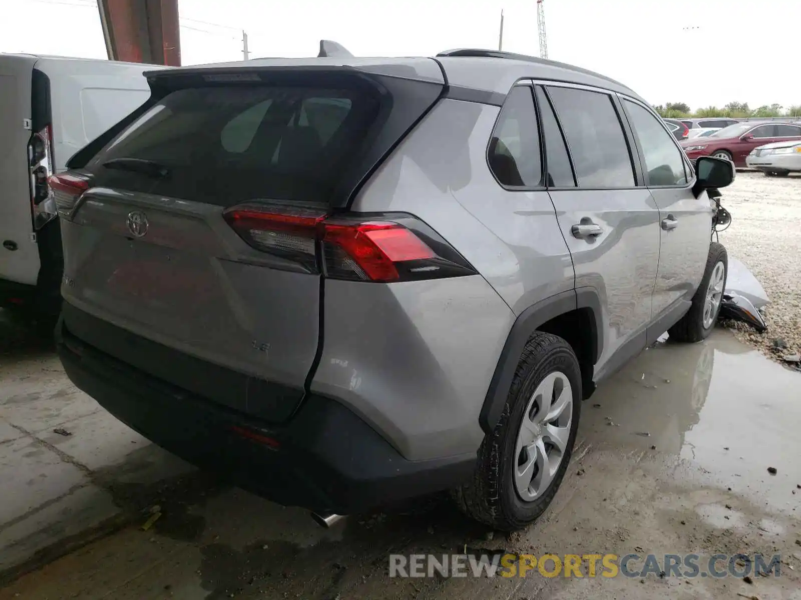 4 Photograph of a damaged car 2T3H1RFV8LC076994 TOYOTA RAV4 2020