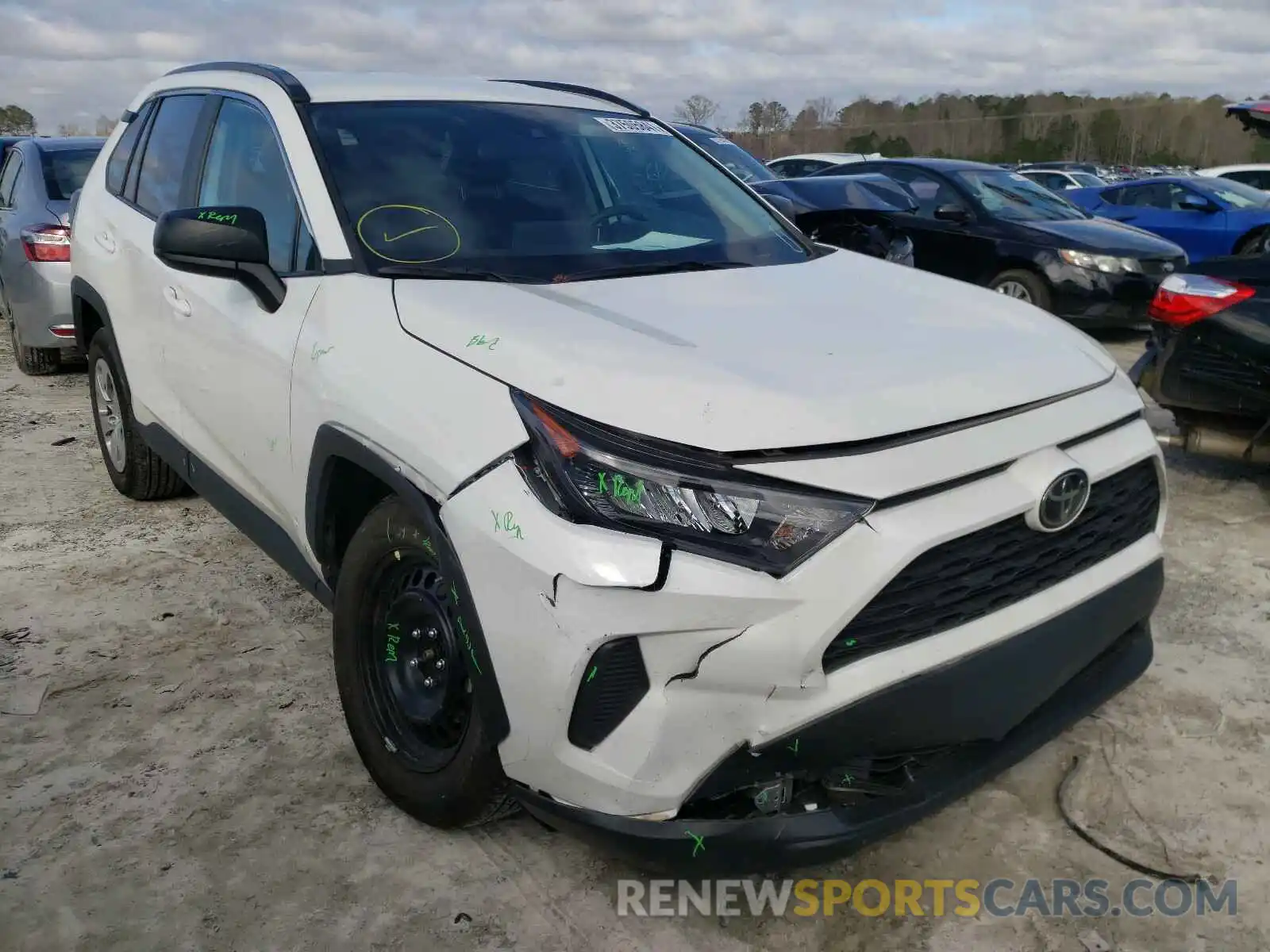 1 Photograph of a damaged car 2T3H1RFV8LW061703 TOYOTA RAV4 2020