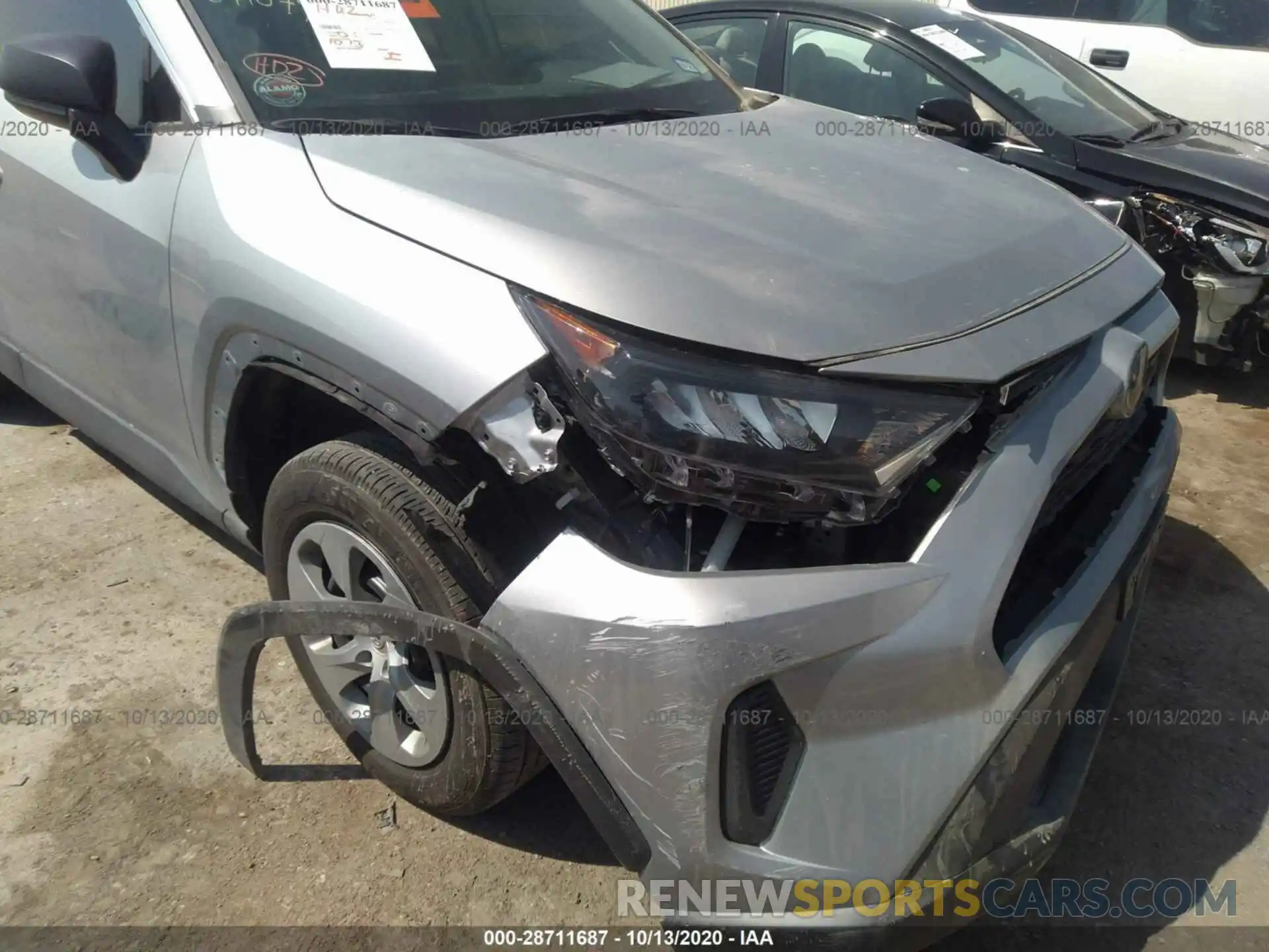 6 Photograph of a damaged car 2T3H1RFV8LW071079 TOYOTA RAV4 2020