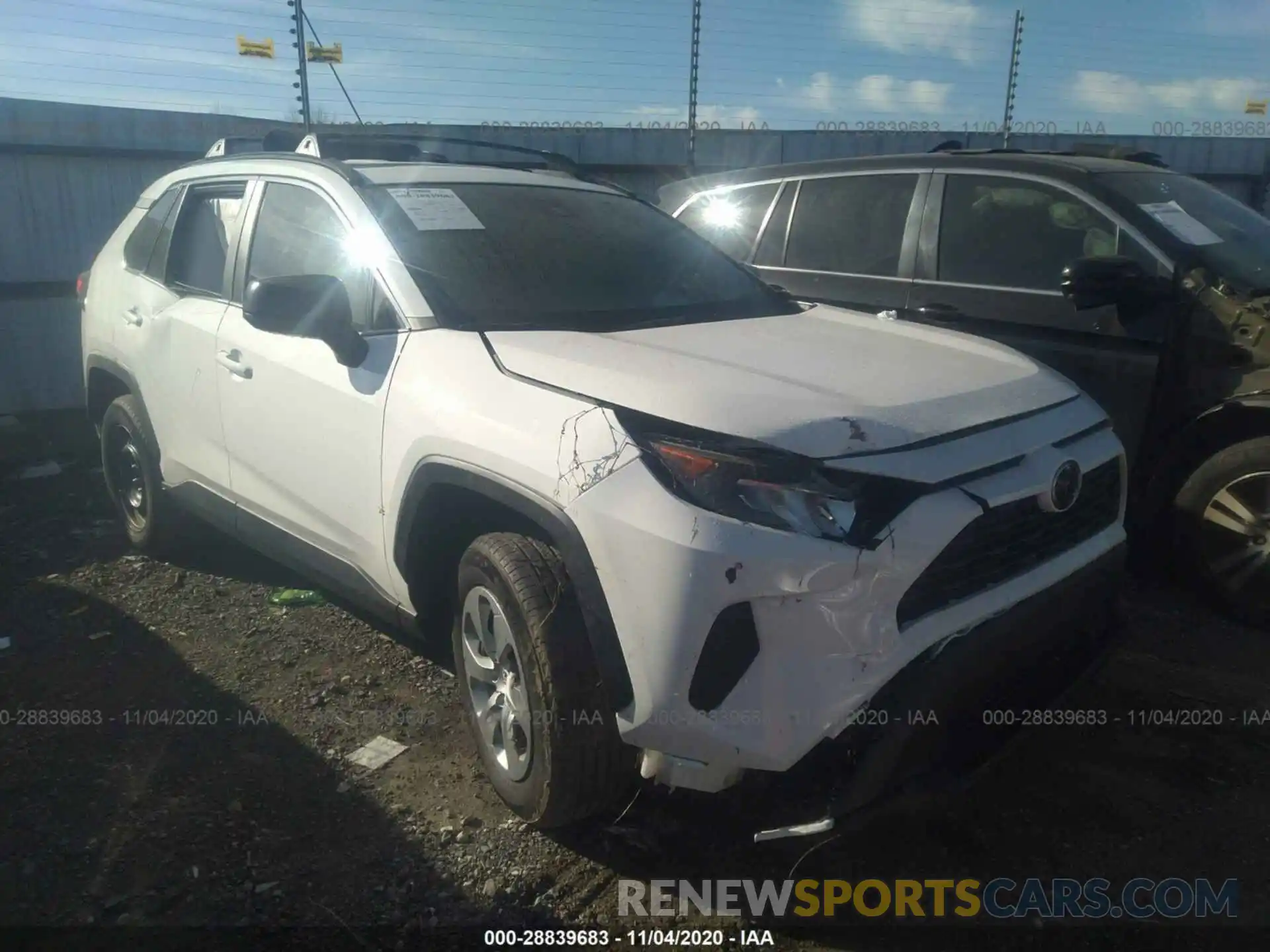 1 Photograph of a damaged car 2T3H1RFV8LW079182 TOYOTA RAV4 2020