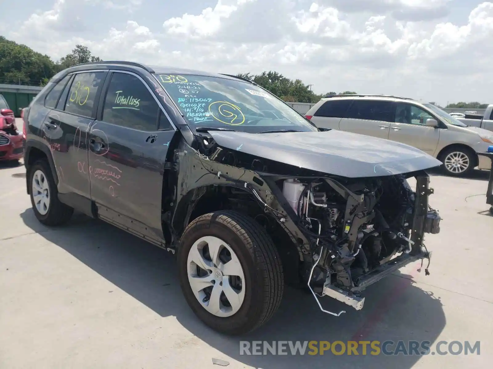 1 Photograph of a damaged car 2T3H1RFV8LW083328 TOYOTA RAV4 2020