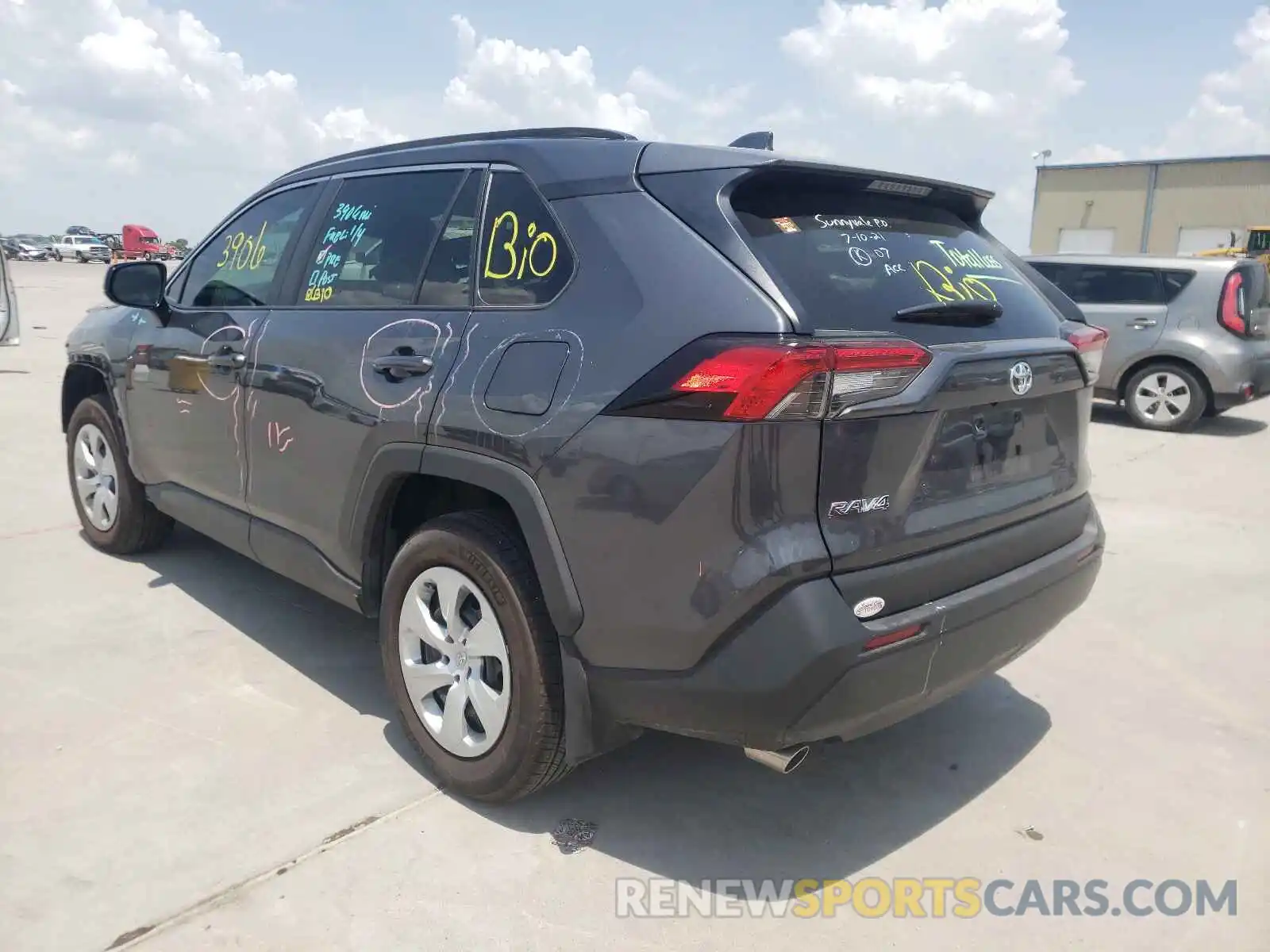 3 Photograph of a damaged car 2T3H1RFV8LW083328 TOYOTA RAV4 2020