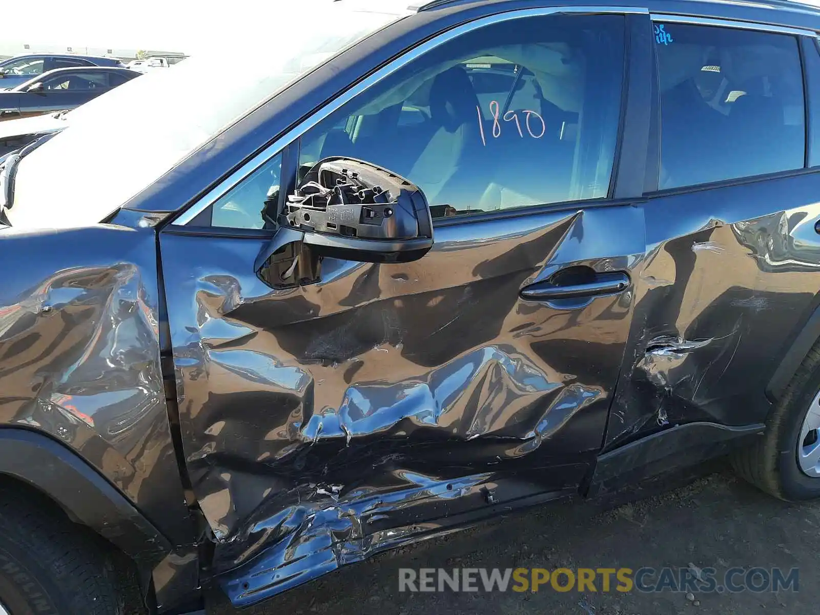 9 Photograph of a damaged car 2T3H1RFV8LW083703 TOYOTA RAV4 2020