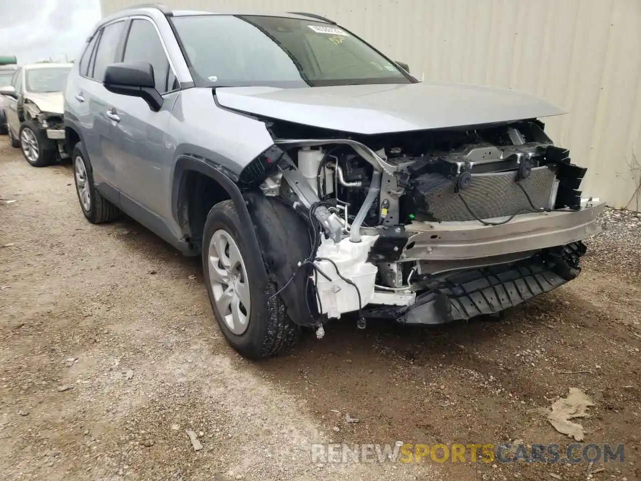 1 Photograph of a damaged car 2T3H1RFV8LW087640 TOYOTA RAV4 2020