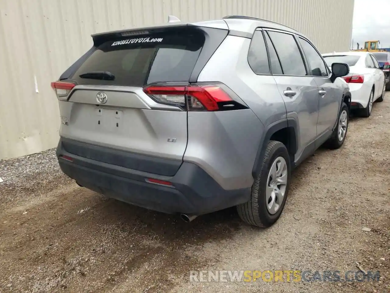 4 Photograph of a damaged car 2T3H1RFV8LW087640 TOYOTA RAV4 2020