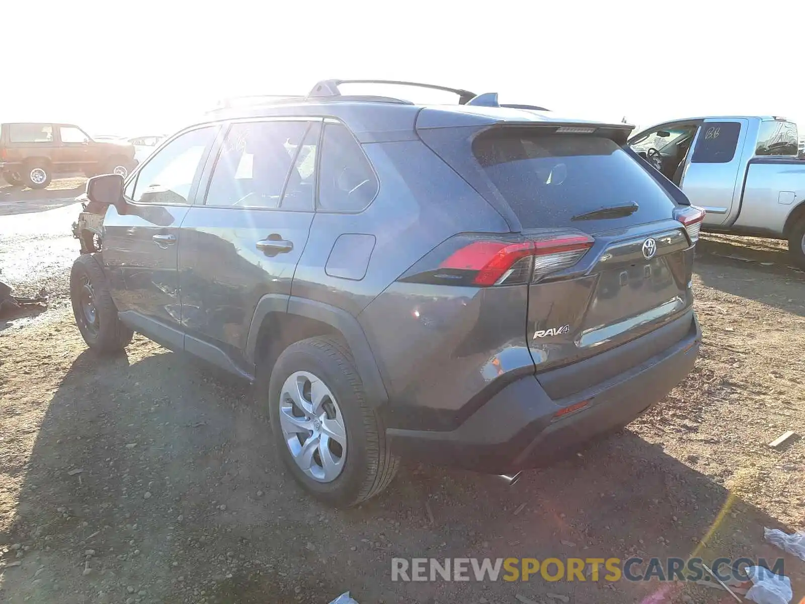 3 Photograph of a damaged car 2T3H1RFV8LW091512 TOYOTA RAV4 2020