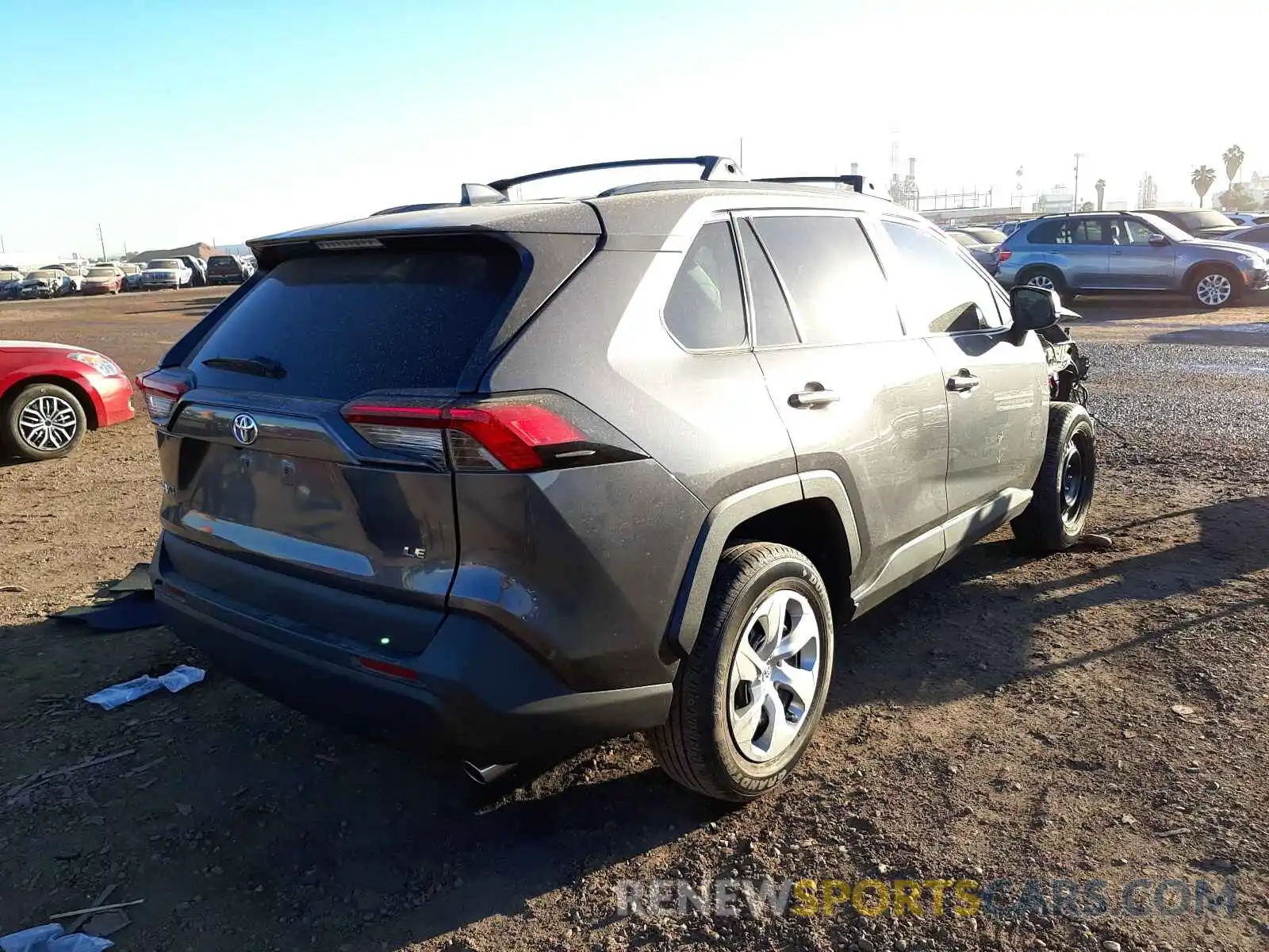 4 Photograph of a damaged car 2T3H1RFV8LW091512 TOYOTA RAV4 2020