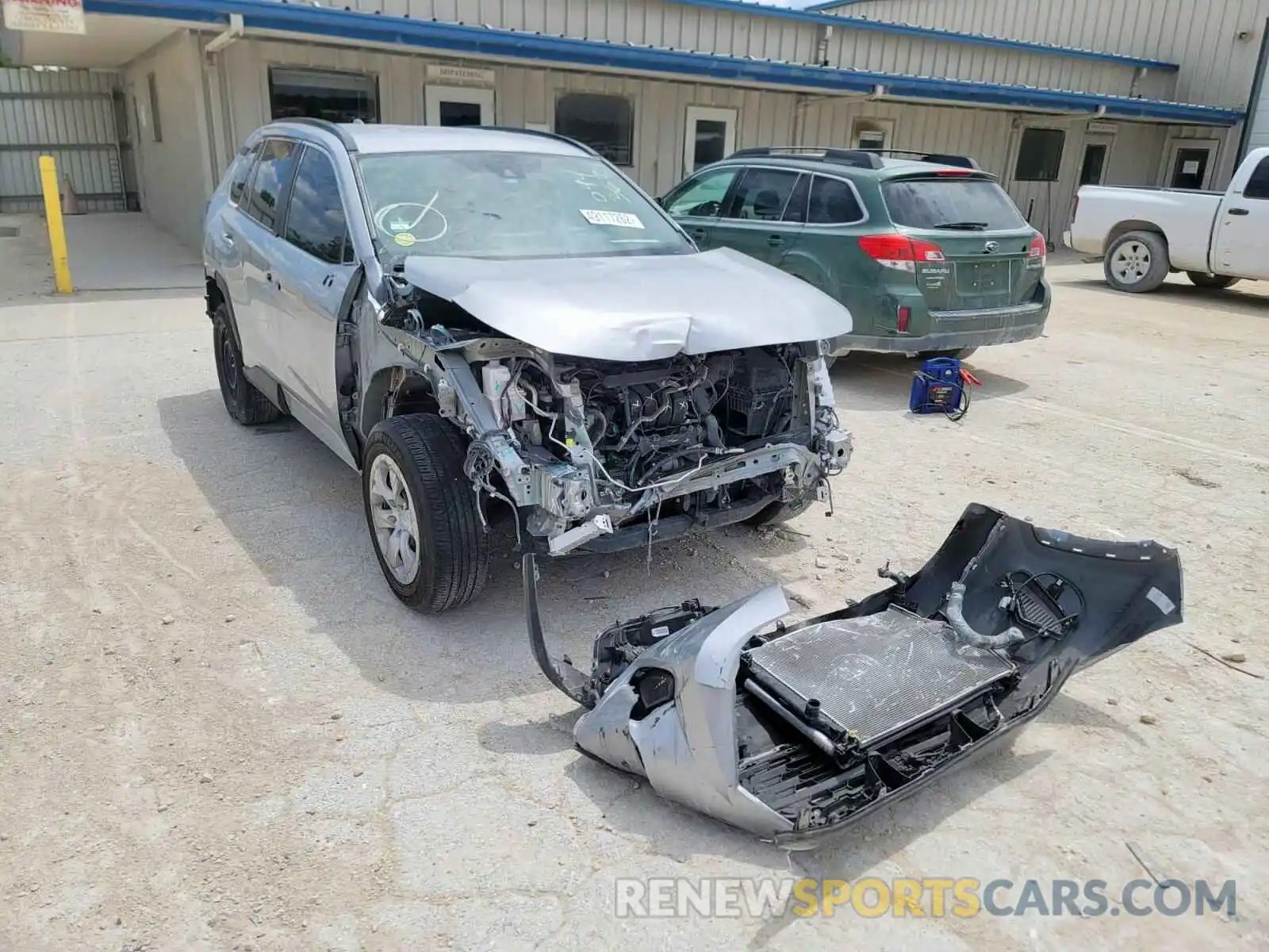 1 Photograph of a damaged car 2T3H1RFV8LW094362 TOYOTA RAV4 2020