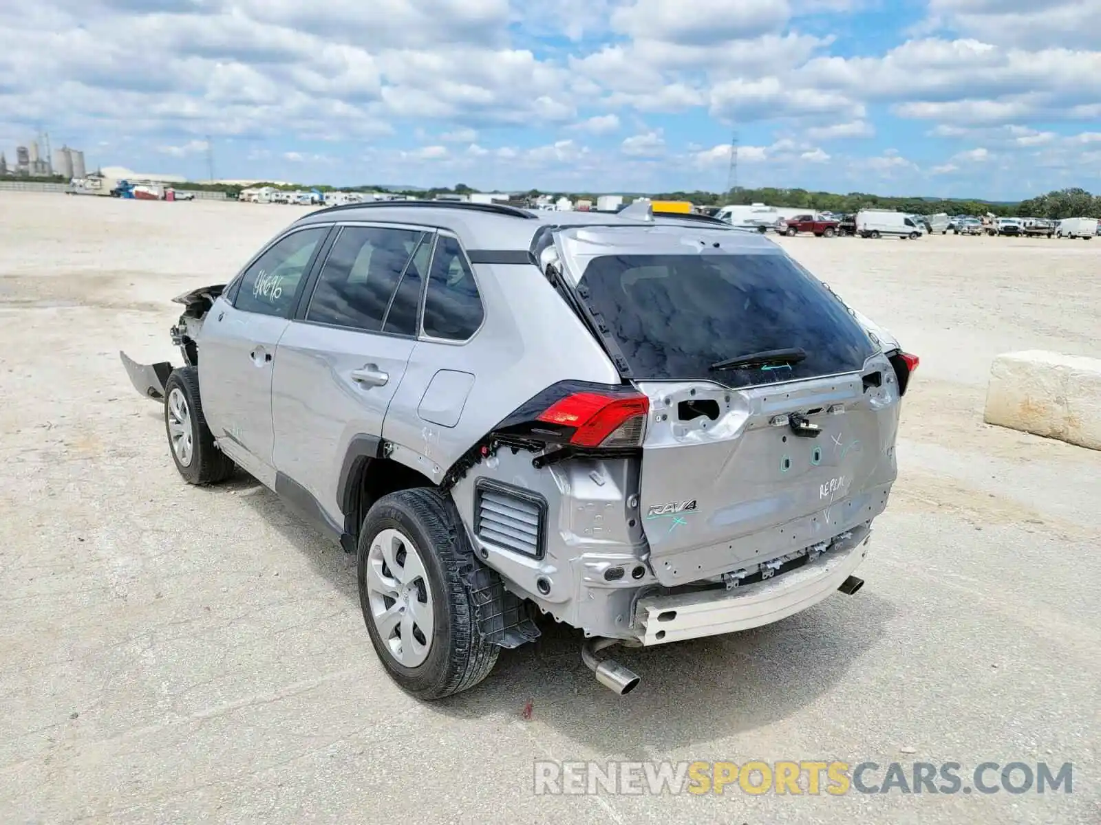 3 Photograph of a damaged car 2T3H1RFV8LW094362 TOYOTA RAV4 2020