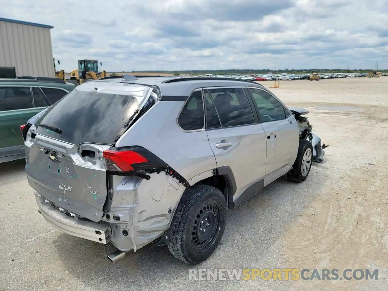 4 Photograph of a damaged car 2T3H1RFV8LW094362 TOYOTA RAV4 2020