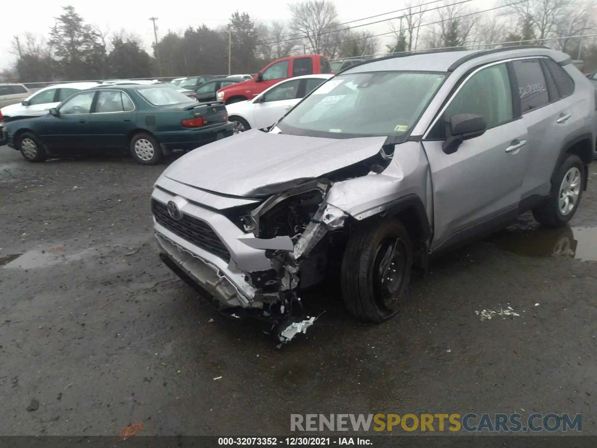 6 Photograph of a damaged car 2T3H1RFV8LW100046 TOYOTA RAV4 2020