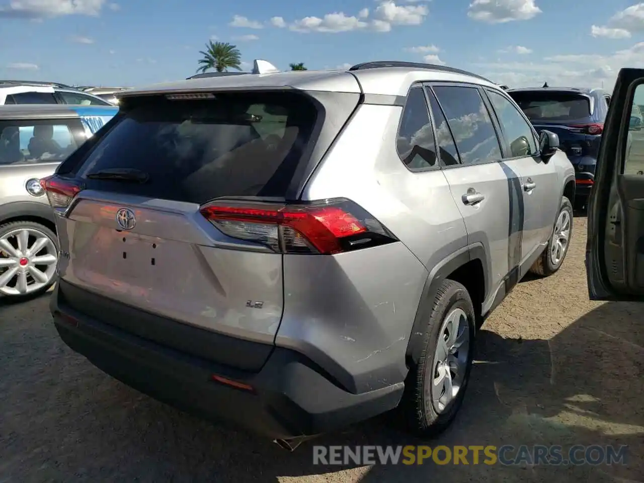 4 Photograph of a damaged car 2T3H1RFV9LC035547 TOYOTA RAV4 2020