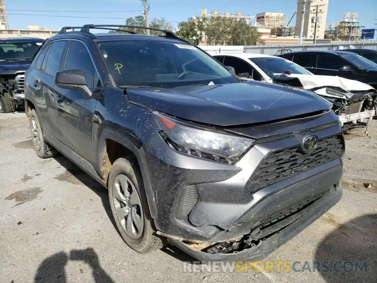 1 Photograph of a damaged car 2T3H1RFV9LC037704 TOYOTA RAV4 2020