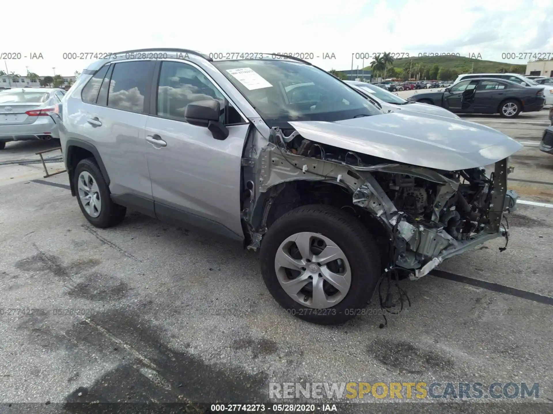 1 Photograph of a damaged car 2T3H1RFV9LC037878 TOYOTA RAV4 2020