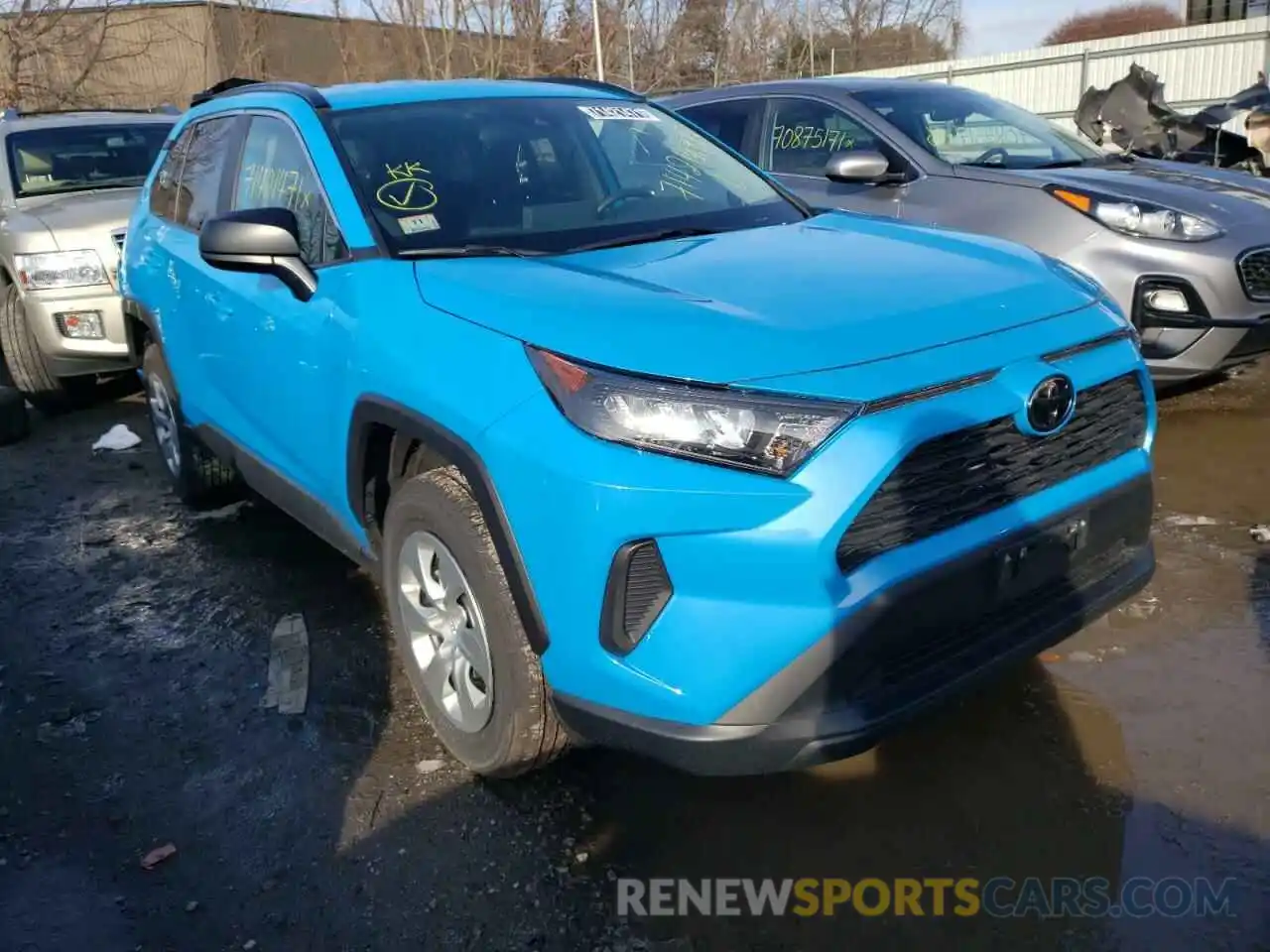 1 Photograph of a damaged car 2T3H1RFV9LC041199 TOYOTA RAV4 2020