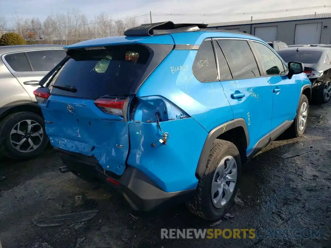 4 Photograph of a damaged car 2T3H1RFV9LC041199 TOYOTA RAV4 2020