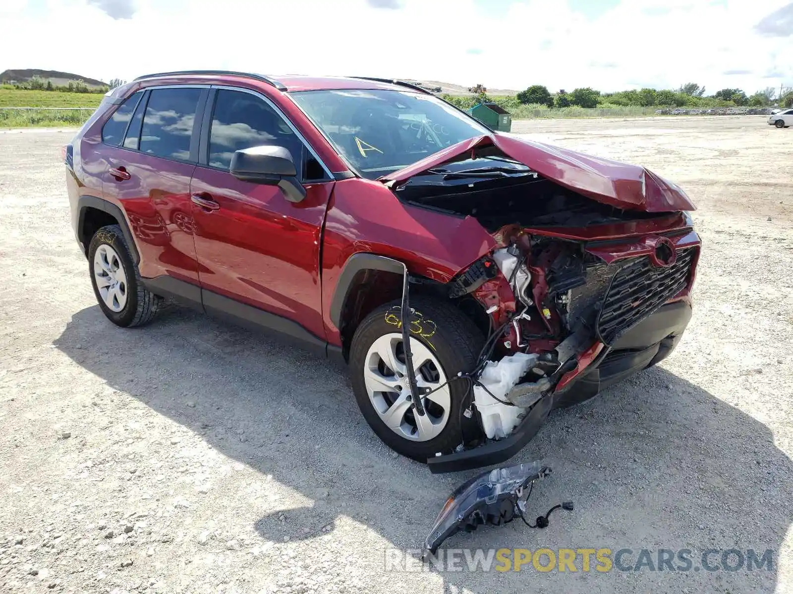 1 Photograph of a damaged car 2T3H1RFV9LC041719 TOYOTA RAV4 2020