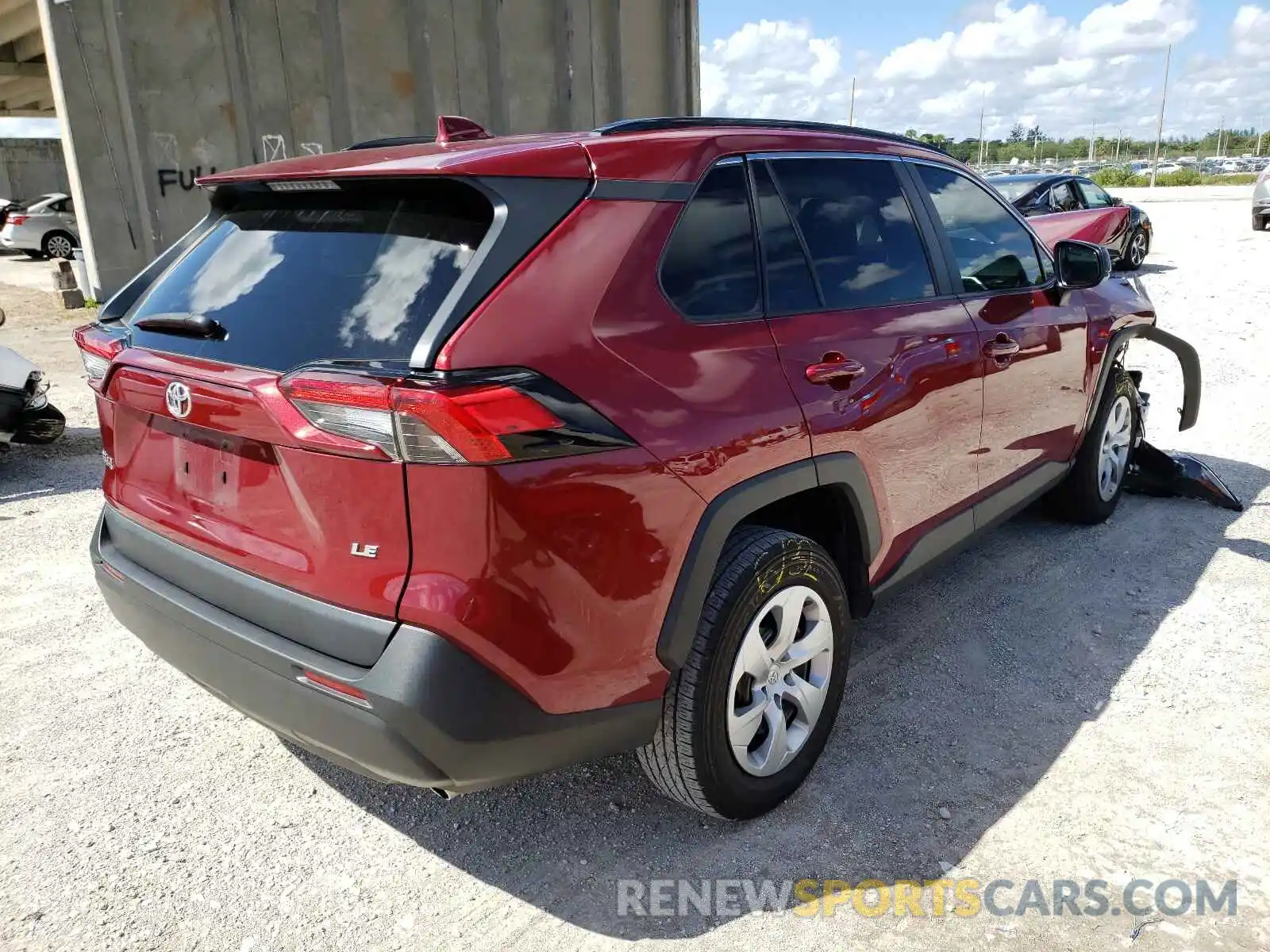 4 Photograph of a damaged car 2T3H1RFV9LC041719 TOYOTA RAV4 2020