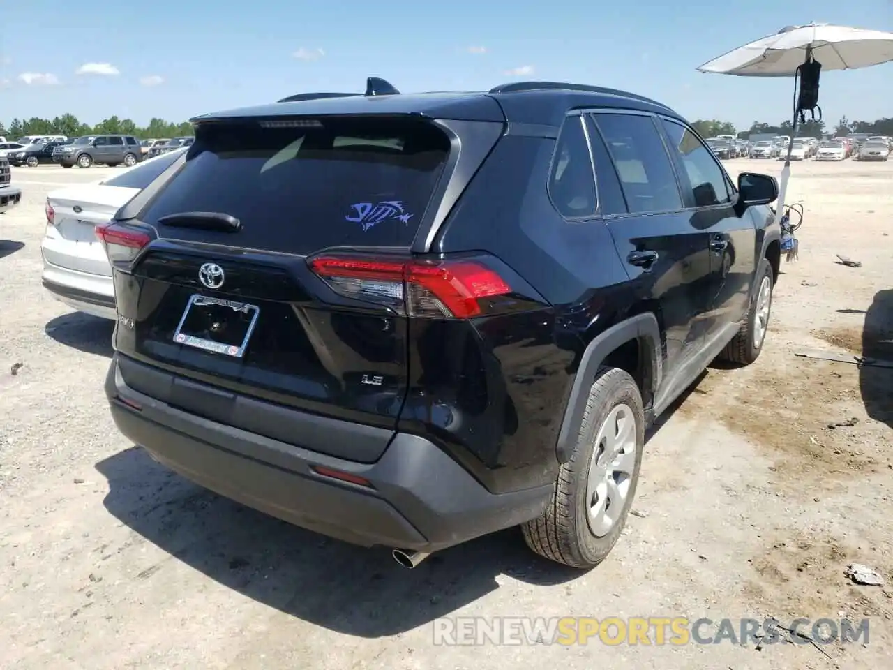 4 Photograph of a damaged car 2T3H1RFV9LC050808 TOYOTA RAV4 2020