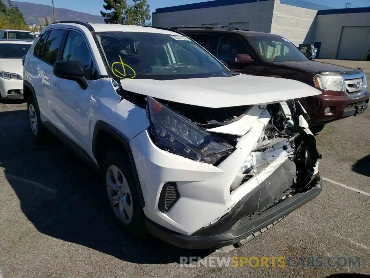 1 Photograph of a damaged car 2T3H1RFV9LC054650 TOYOTA RAV4 2020