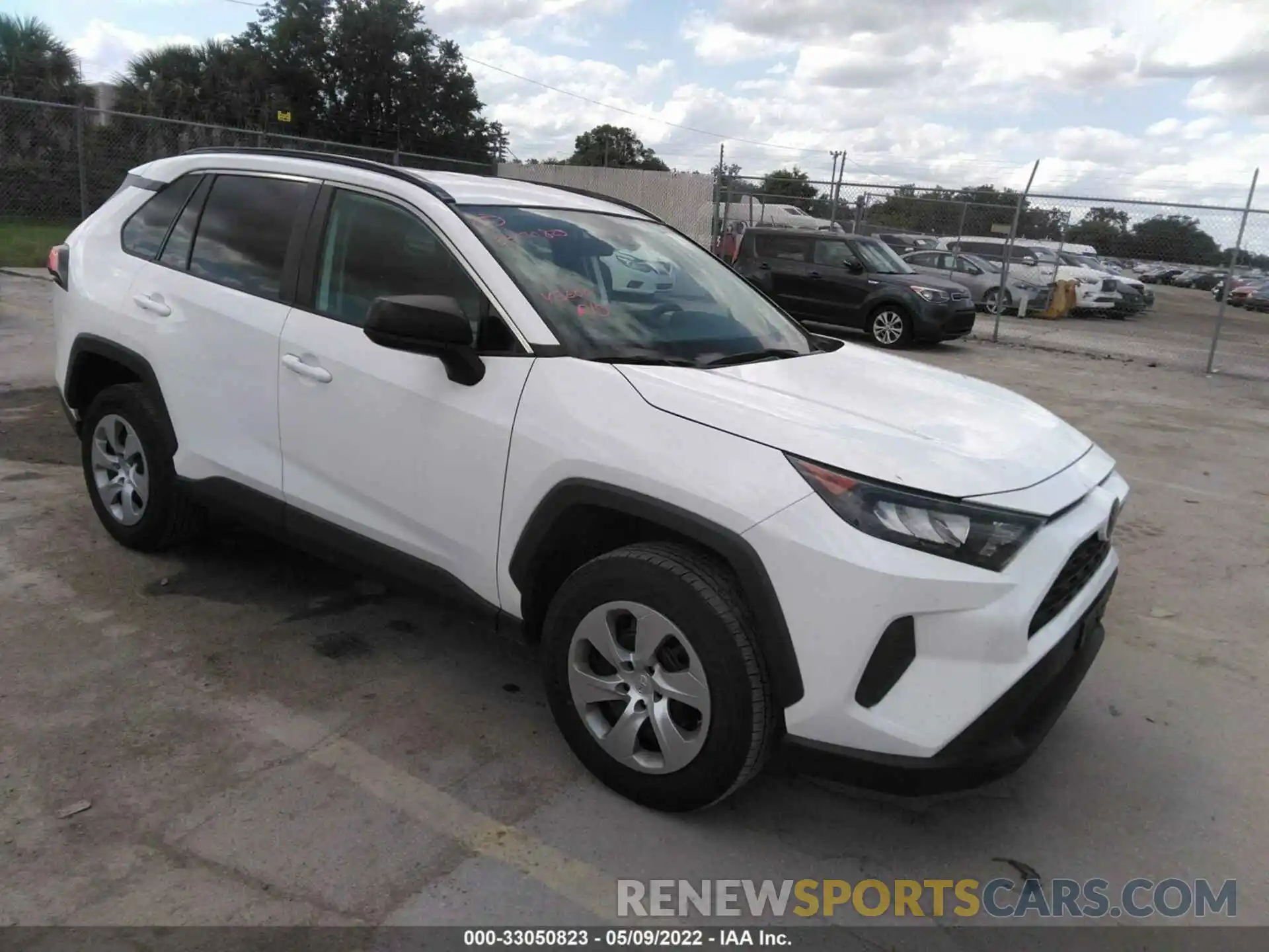 1 Photograph of a damaged car 2T3H1RFV9LC055393 TOYOTA RAV4 2020