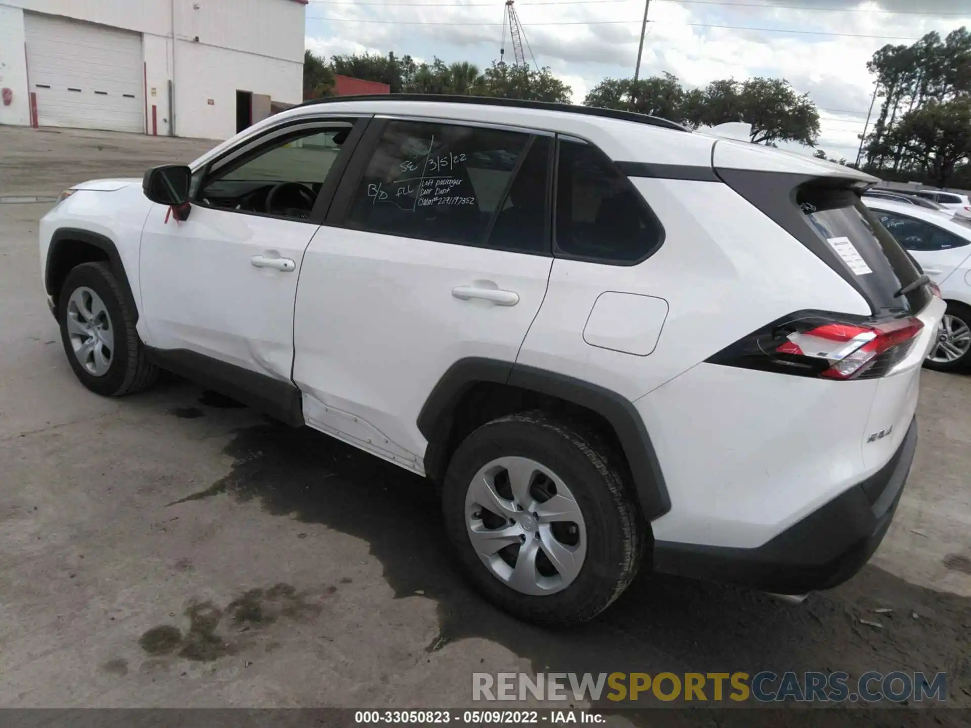 3 Фотография поврежденного автомобиля 2T3H1RFV9LC055393 TOYOTA RAV4 2020