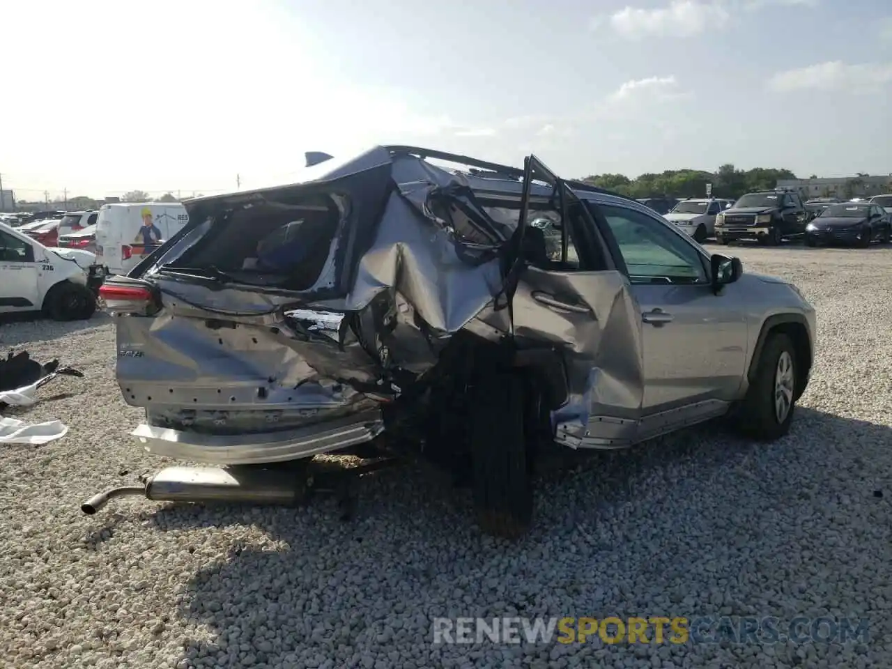 4 Photograph of a damaged car 2T3H1RFV9LC062294 TOYOTA RAV4 2020