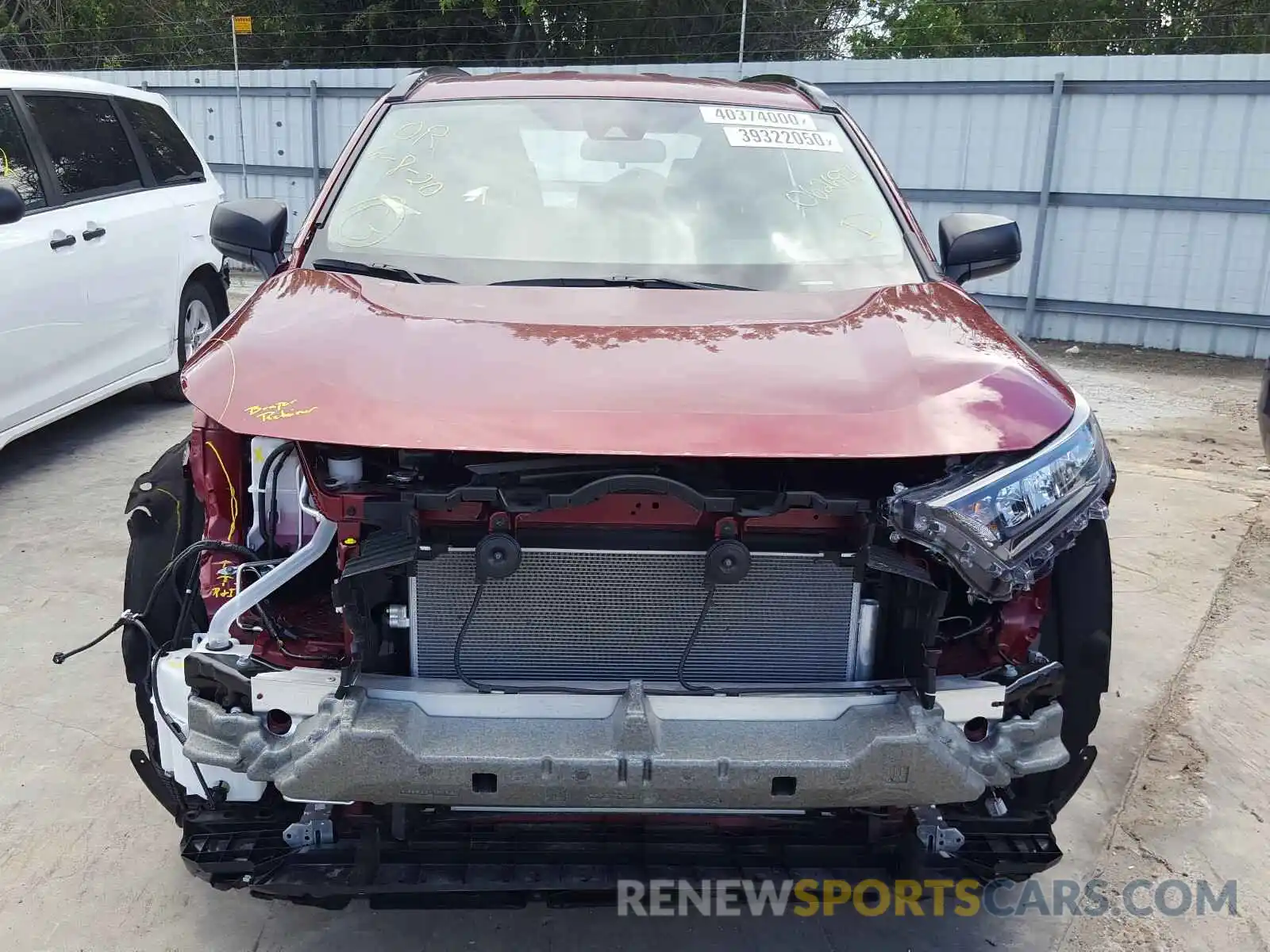 9 Photograph of a damaged car 2T3H1RFV9LC062697 TOYOTA RAV4 2020