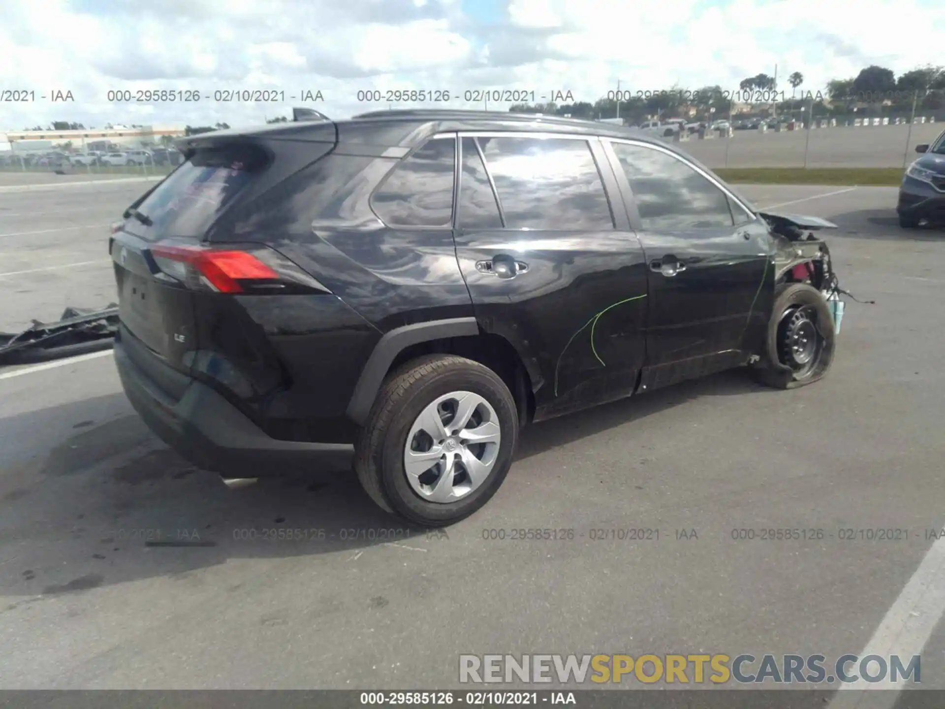 4 Photograph of a damaged car 2T3H1RFV9LC062876 TOYOTA RAV4 2020