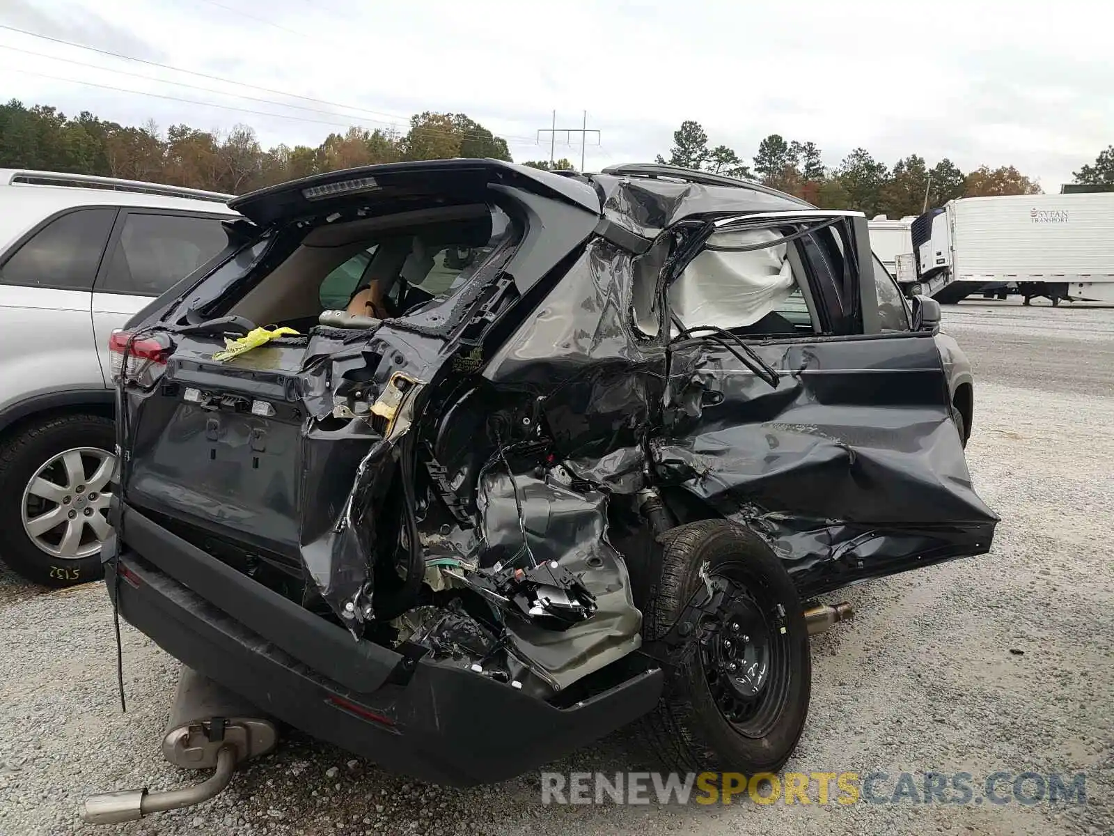 4 Photograph of a damaged car 2T3H1RFV9LC073408 TOYOTA RAV4 2020