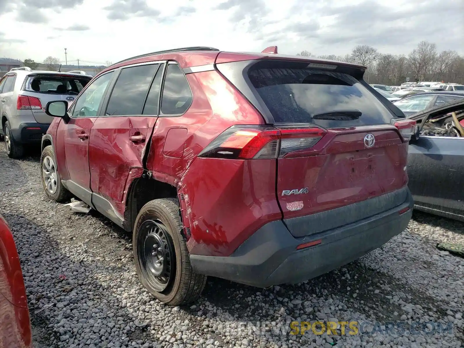 3 Photograph of a damaged car 2T3H1RFV9LC080195 TOYOTA RAV4 2020