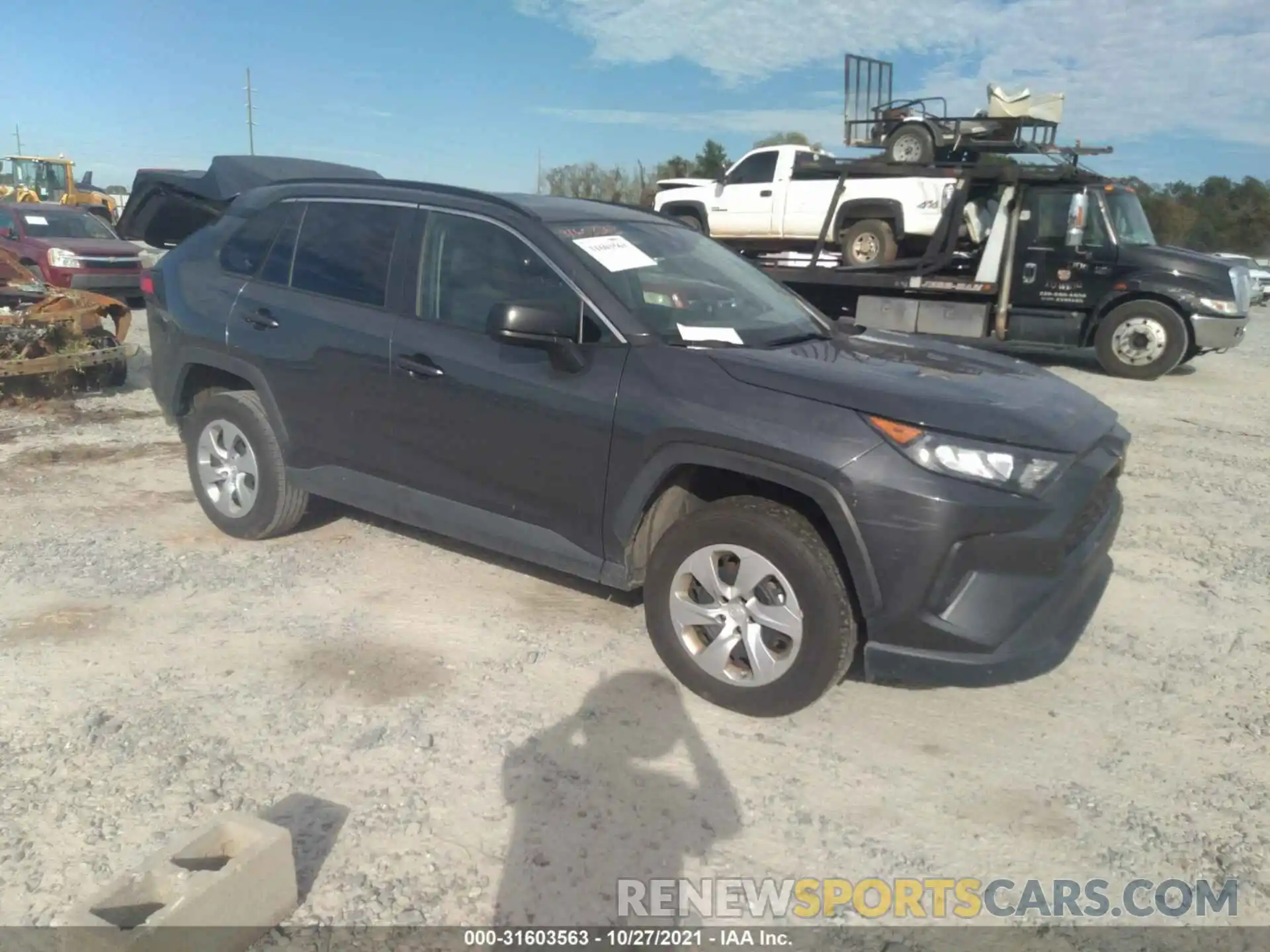 1 Photograph of a damaged car 2T3H1RFV9LC080942 TOYOTA RAV4 2020