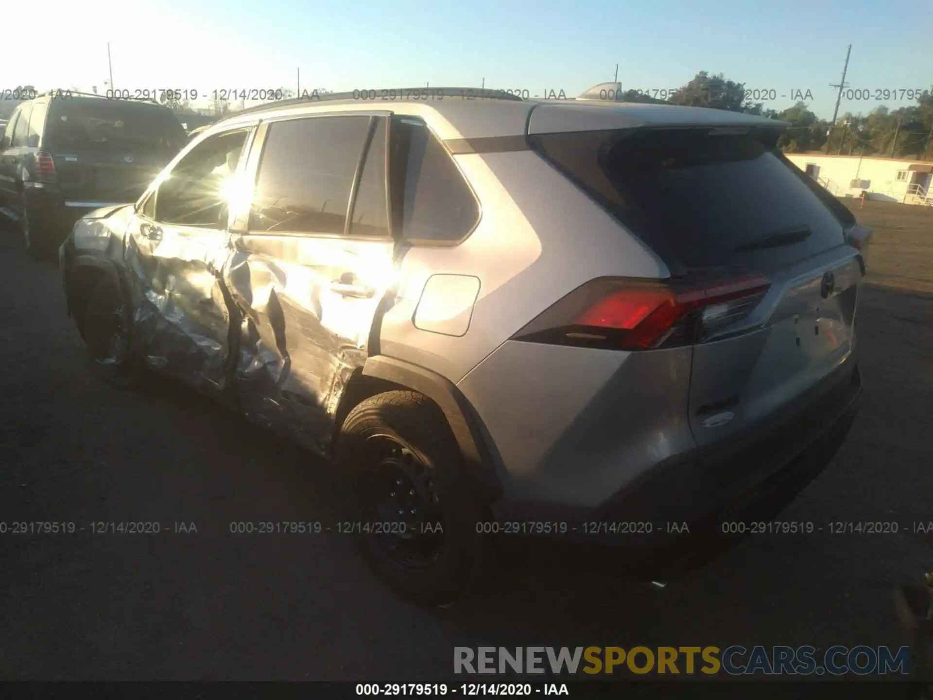 3 Photograph of a damaged car 2T3H1RFV9LC084991 TOYOTA RAV4 2020