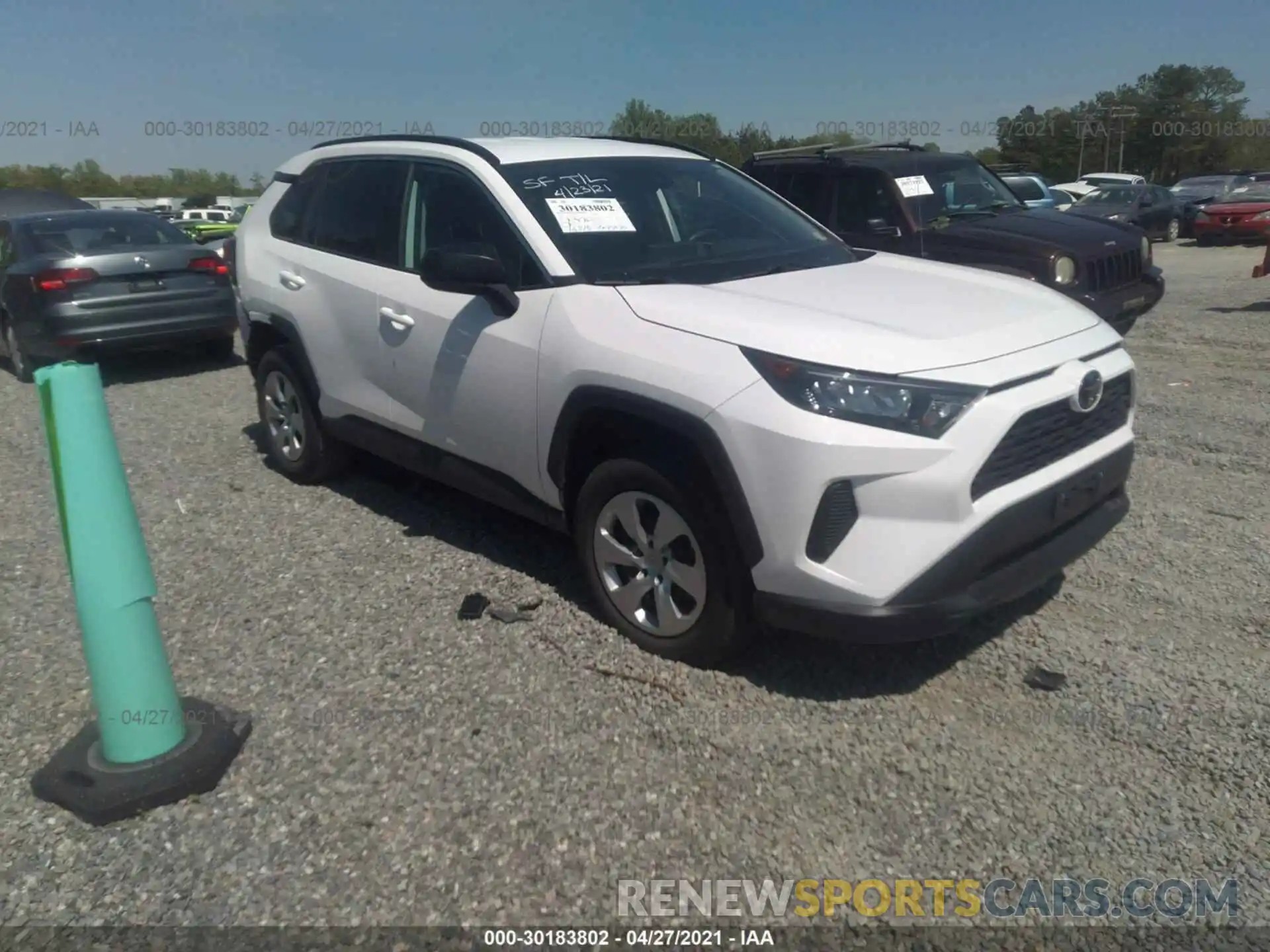 1 Photograph of a damaged car 2T3H1RFV9LW061645 TOYOTA RAV4 2020