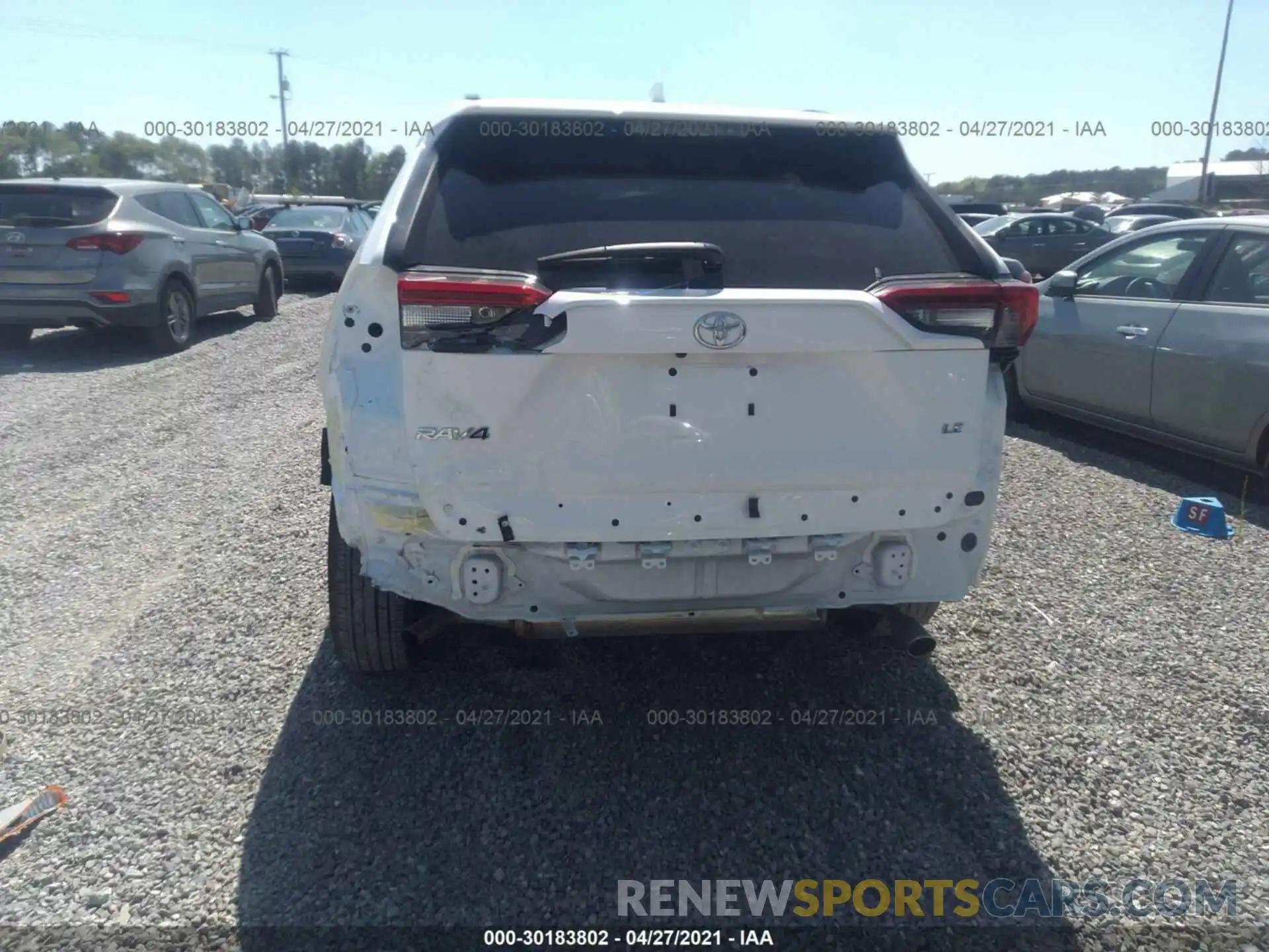 6 Photograph of a damaged car 2T3H1RFV9LW061645 TOYOTA RAV4 2020