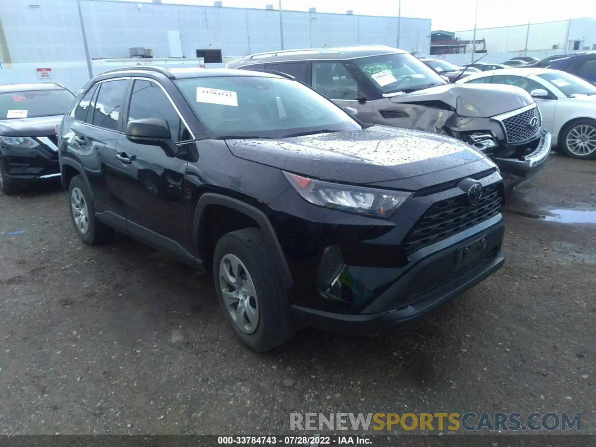 1 Photograph of a damaged car 2T3H1RFV9LW069227 TOYOTA RAV4 2020