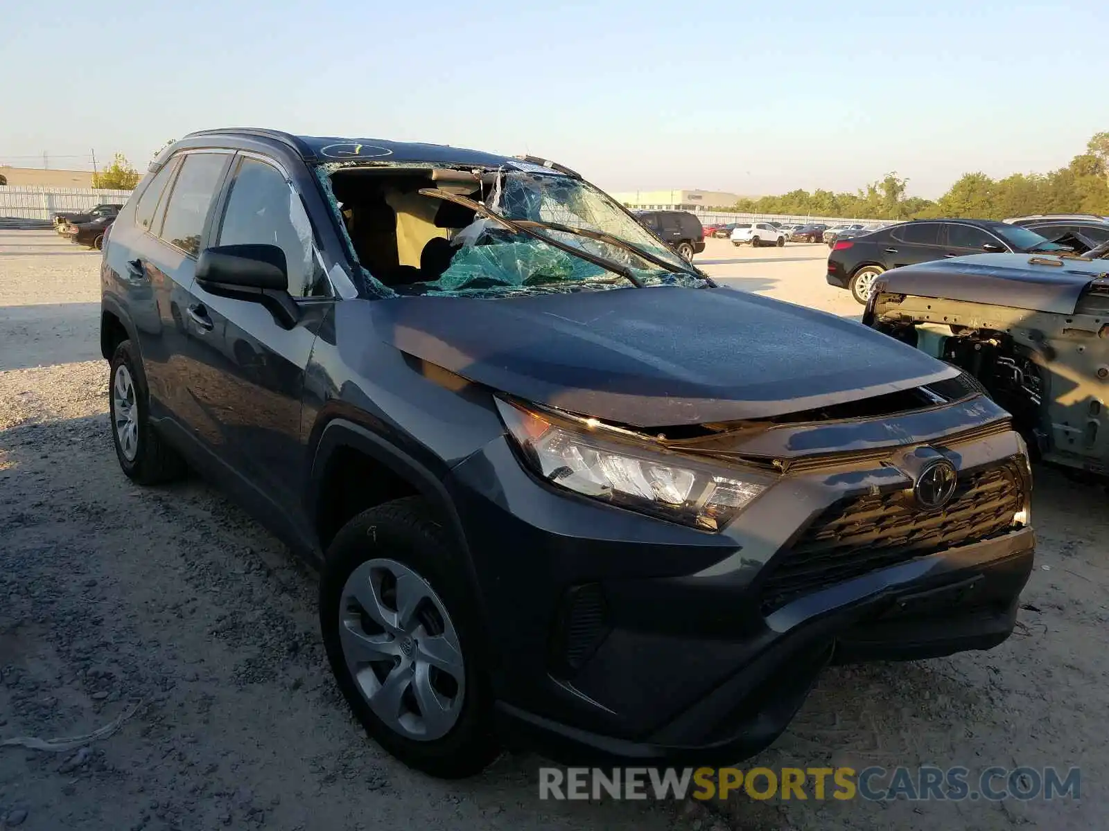 1 Photograph of a damaged car 2T3H1RFV9LW073472 TOYOTA RAV4 2020