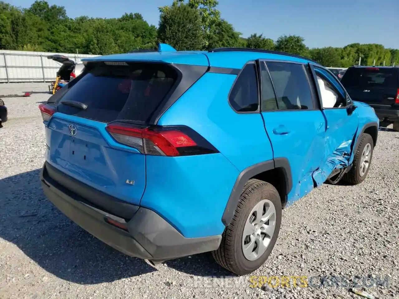 4 Photograph of a damaged car 2T3H1RFV9LW073617 TOYOTA RAV4 2020