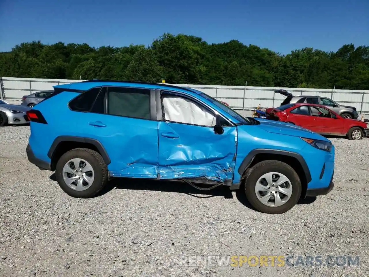 9 Photograph of a damaged car 2T3H1RFV9LW073617 TOYOTA RAV4 2020