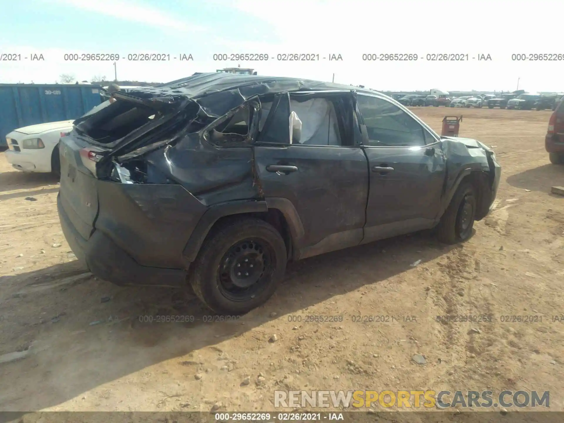 4 Photograph of a damaged car 2T3H1RFV9LW083323 TOYOTA RAV4 2020