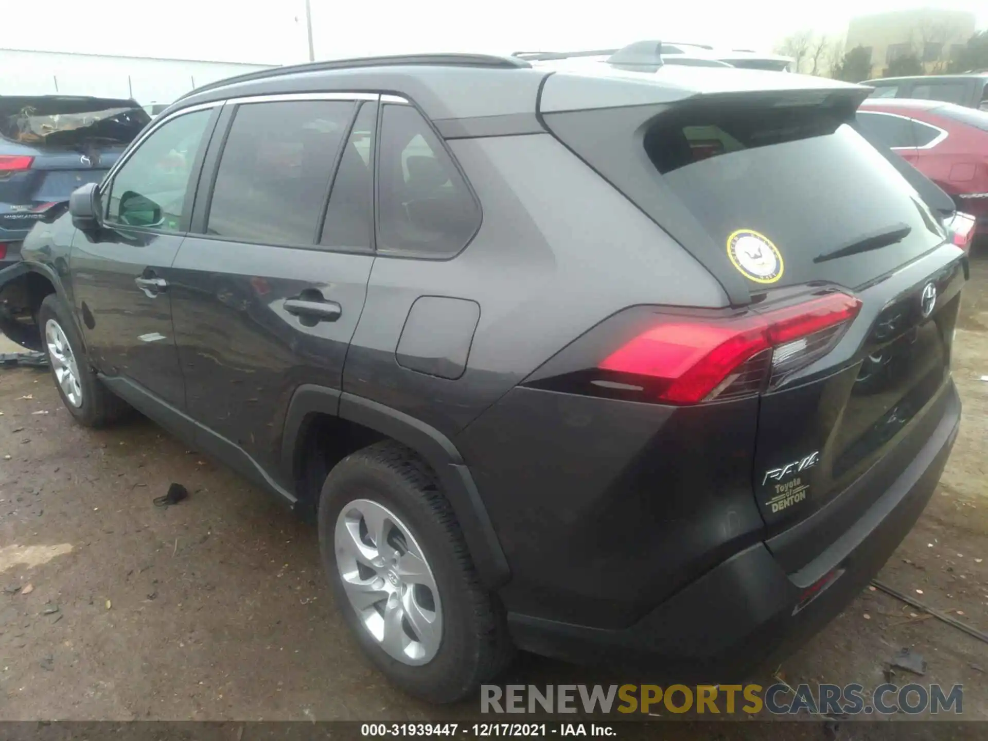 3 Photograph of a damaged car 2T3H1RFV9LW085640 TOYOTA RAV4 2020